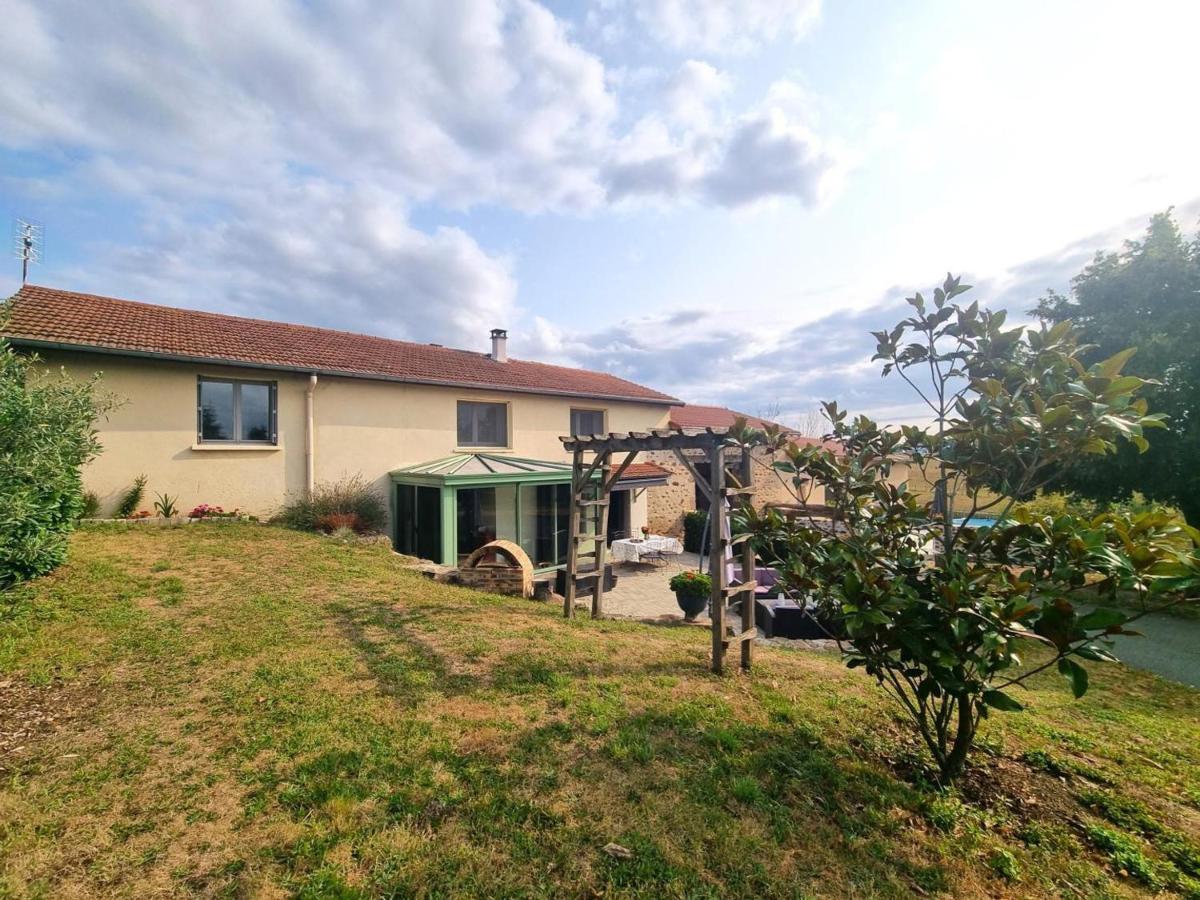 Gite De Charme Avec Terrasse, Jardin Et Jeux - Tout Inclus, Lits Faits, Linge Fourni A Saint-Galmier - Fr-1-496-300 Villa Exterior photo