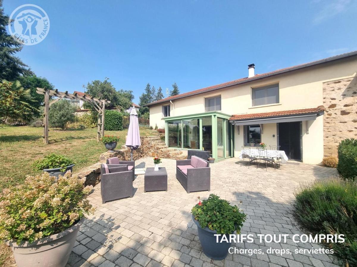 Gite De Charme Avec Terrasse, Jardin Et Jeux - Tout Inclus, Lits Faits, Linge Fourni A Saint-Galmier - Fr-1-496-300 Villa Exterior photo