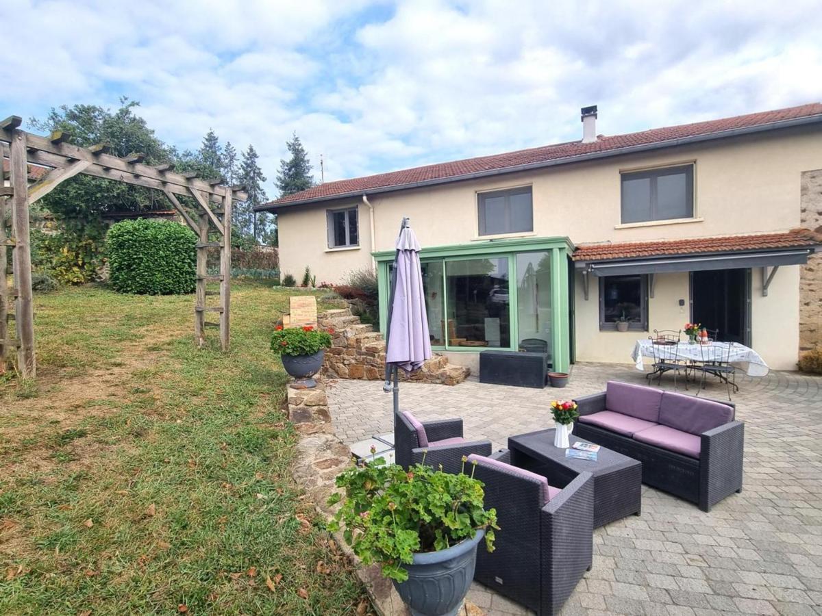 Gite De Charme Avec Terrasse, Jardin Et Jeux - Tout Inclus, Lits Faits, Linge Fourni A Saint-Galmier - Fr-1-496-300 Villa Exterior photo